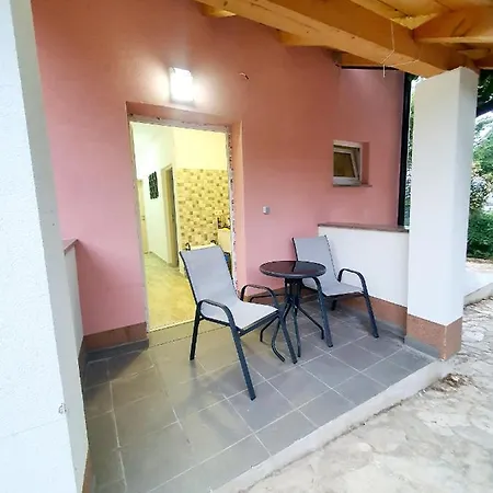Apartmans Nejra3 Sa Bazenom * פולה