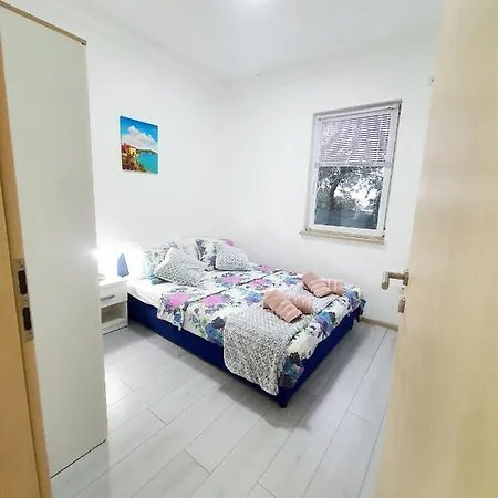 דירה Apartmans Nejra3 Sa Bazenom פולה