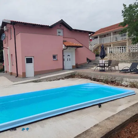 דירה Apartmans Nejra3 Sa Bazenom פולה